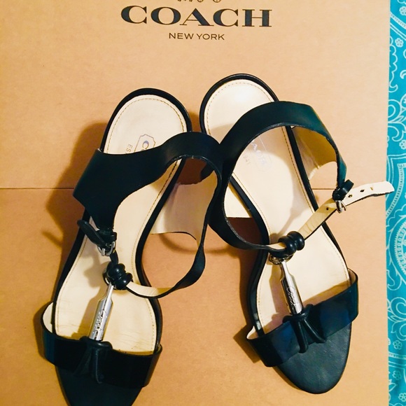 🔥Coach Sandals Very Good used condition🔥 - Picture 2 of 3